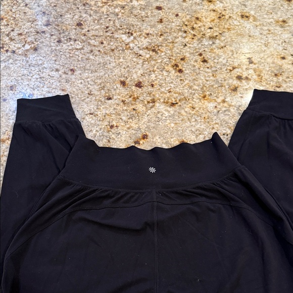 Athleta Black salutation jogger Women's Pants size M - Picture 4 of 4
